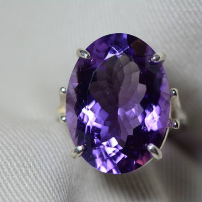 Amethyst Ring, Certified 14.00 Carat Amethyst Ring Appraised At 700.00 Sterling Silver Size 7, February Birthstone, Purple, Oval Cut