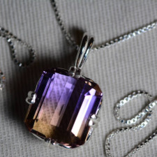The Ultimate Guide: Unlocking the Magic of Ametrine's Purple-Yellow Glow