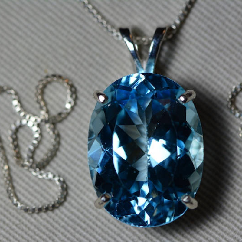 New Mother's Day Jewelry Gift Swiss Blue Topaz Oval Gems Silver Necklace Pendant