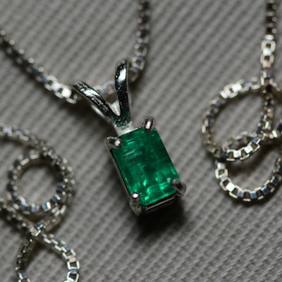 Emerald Necklace, Colombian Emerald Pendant 0.50 Carat Appraised at 500.00 Natural Emerald Jewellery, Sterling Silver