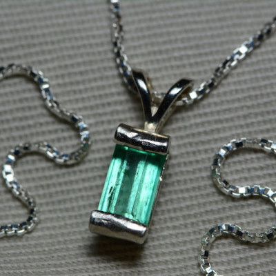 Emerald Necklace, Colombian Emerald Pendant 1.04 Carat Appraised at 825.00, Sterling Silver, Real Emerald Cut Jewellery, Natural, Genuine
