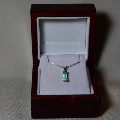 Emerald Necklace, Colombian Emerald Pendant 1.04 Carat Appraised at 825.00, Sterling Silver, Real Emerald Cut Jewellery, Natural, Genuine