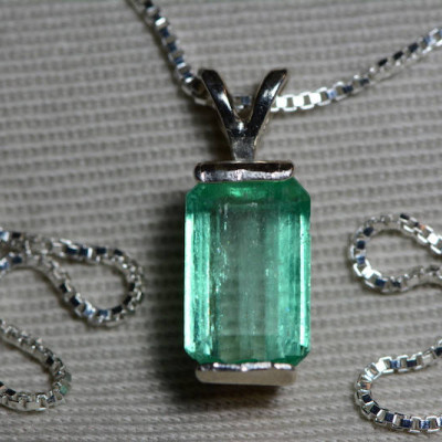 Emerald Necklace, Colombian Emerald Pendant 2.45 Carat Appraised at 1,950.00 Sterling Silver, Real Emerald Cut Jewellery, Natural, Genuine