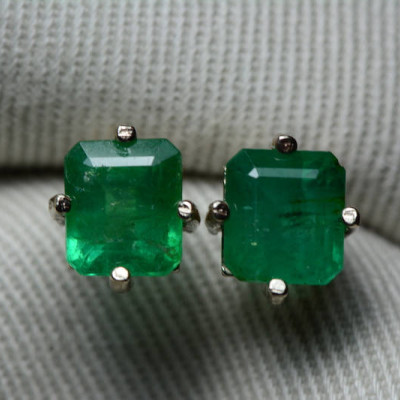 Great Color Emerald Earrings, 18K White Gold Emerald Stud Earrings 3.30 Carat Appraised 2,900.00, Emerald Jewellery, Princess Cut