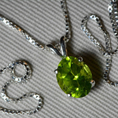 Peridot Necklace, Peridot Pendant 2.00 Carats Appraised At 300.00 On 18" Sterling Silver Necklace, Genuine Peridot Jewelry August Birthstone