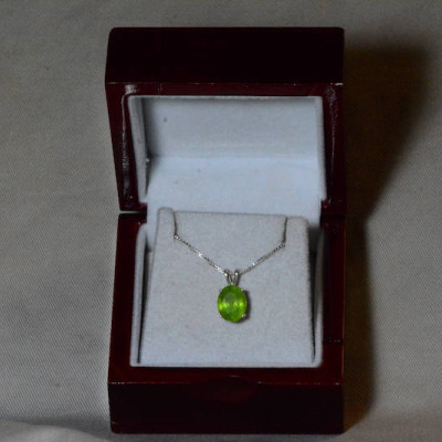Peridot Necklace, Peridot Pendant 4.25 Carats Appraised At 400.00 On 18" Sterling Silver Necklace, Genuine Peridot Jewelry August Birthstone