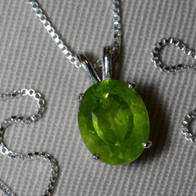 Peridot Necklace, Peridot Pendant 4.36 Carats Appraised At 400.00 On 18" Sterling Silver Necklace, Genuine Peridot Jewelry August Birthstone