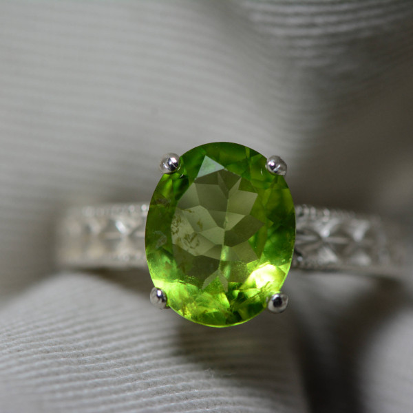 Peridot Ring, Natural Peridot Solitaire Ring 3.10 Carats Appraised At 300.00 Sterling Silver Size 7, Genuine August Birthstone, Certified