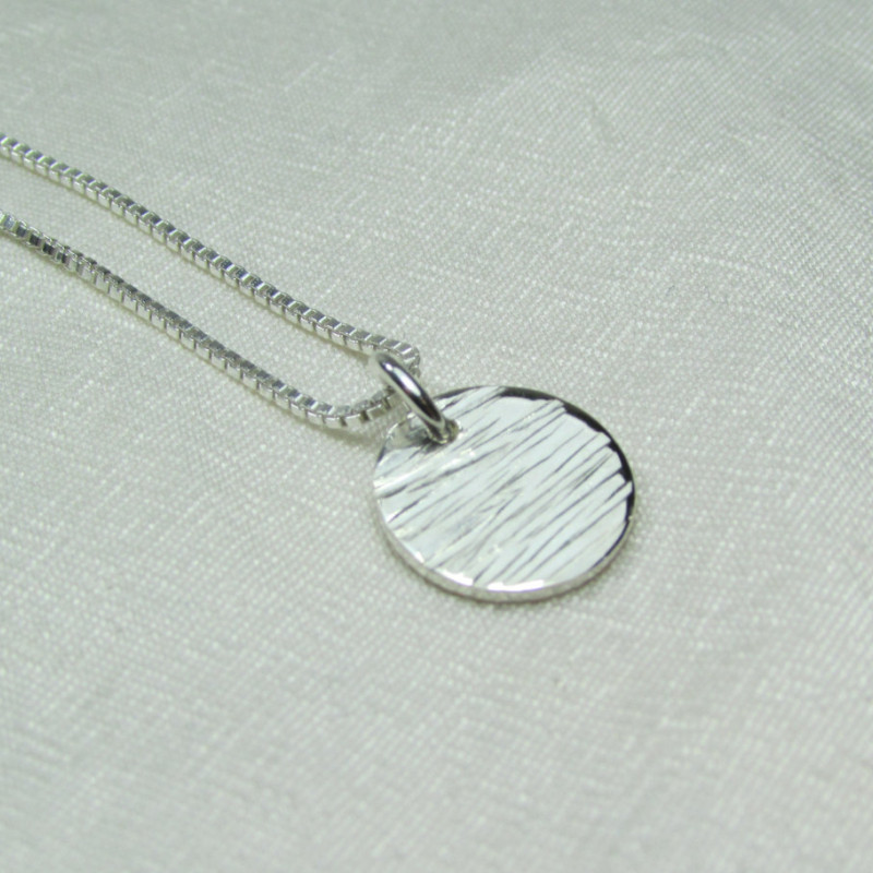 Hammered Silver Necklace / Simple Silver Disc Necklace /Tiny Dainty Silver  Necklace / Small Delicate Necklace. … | Silver necklace simple, Silver  necklace, Necklace