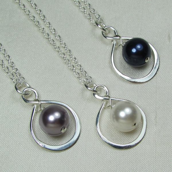 Bridesmaid Jewelry Bridesmaid Gift Set of 5 Infinity Pearl Bridal Necklace Purple Navy Blue Bridal Jewelry Prom Jewelry