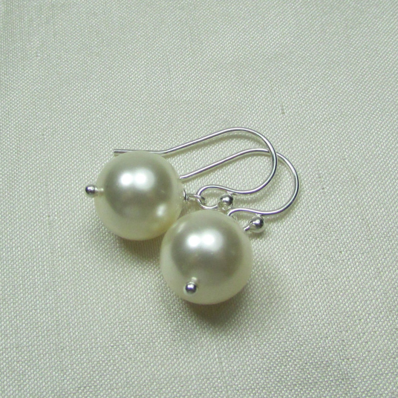 Round White Pearl Earrings, For Party Wear, Size: 10mm at Rs 599/pair in  New Delhi
