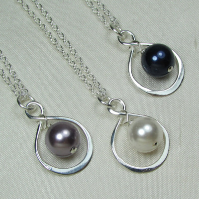 Bridesmaid Jewelry Set of 3 Bridesmaid Necklace Pearl Infinity Necklace Bridesmaid Gift Navy Blue Wedding Jewelry Bridal Party Gifts
