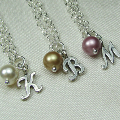 Bridesmaid Jewelry Set of 4 Personalized Bridesmaids Gifts Pearl Initial Bracelet Bridesmaids Bracelets Bridal Party Jewelry Wedding Jewelry