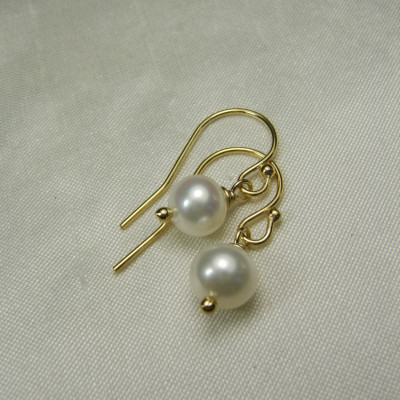 Gold Bridesmaid Jewelry - Gold Pearl Earrings - Gold Pearl Drop Earrings - Pearl Bridesmaid Earrings Bridesmaid Gift - Pearl Pearl Earrings