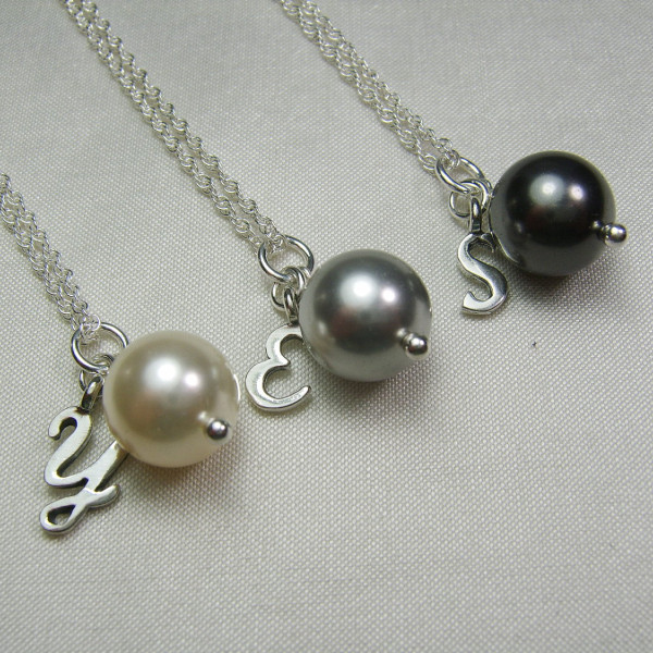 Pearl Bridesmaid Jewelry Set of 7 Bridesmaid Gift Personalized Bridesmaid Necklace Initial Pearl Necklace Ivory Grey Black Wedding Jewelry