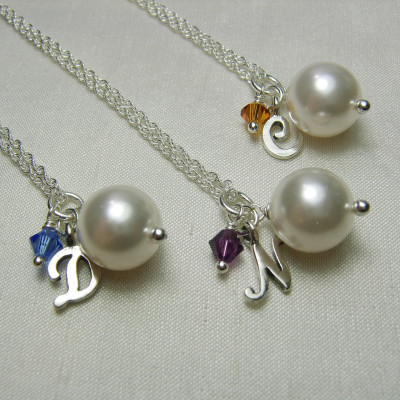 Personalized Bridesmaid Necklace Set of 4 Bridesmaid Jewelry Pearl Initial Necklace Bridesmaid Gift White Pearl Necklace Wedding Jewelry