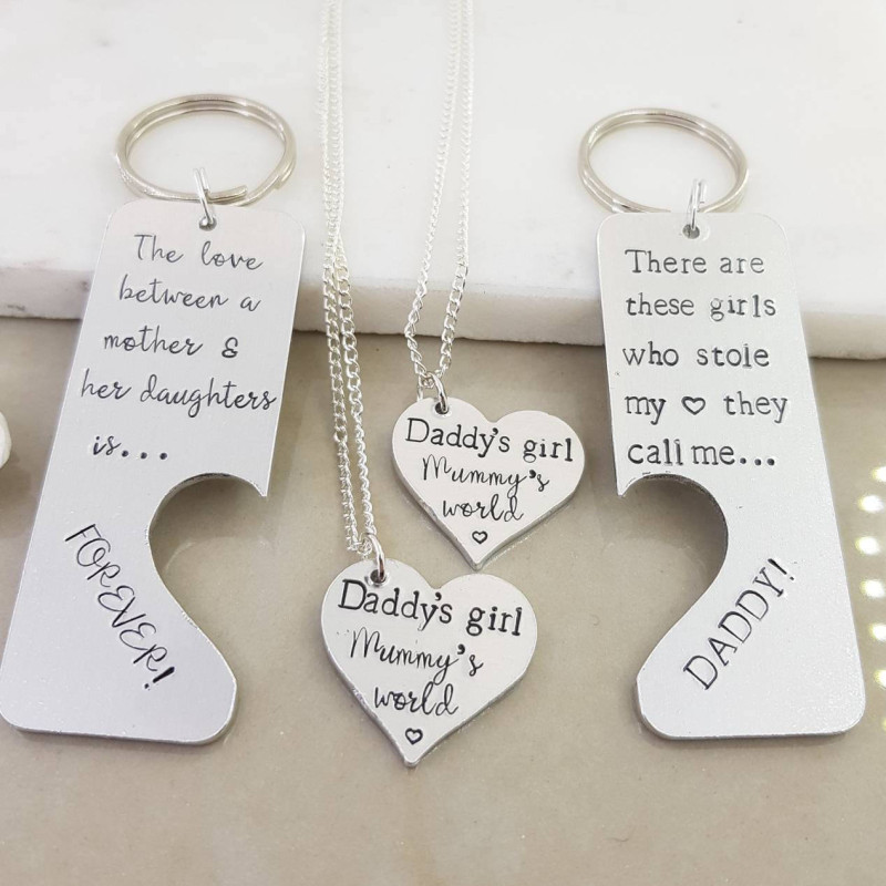 OULII Daddys Girl Mommas World 3 Piece Keychain Pendant Necklace Set Gift for Daughter Daddy Mommy Little Girl Family Jewelry Necklace Set Christmas Gift for dad mom