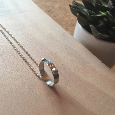 Hammered ring necklace