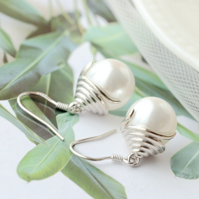 Pearl Bridesmaid Earrings Wire Wrapped Button Pearl Earrings Bridesmaid Jewelry Pearl Bridal Party Jewelry Bridesmaid Gift Wedding Jewelry