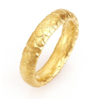 Gents Fish Scale Pattern Wedding Ring In 18ct Gold - All Birthstone™