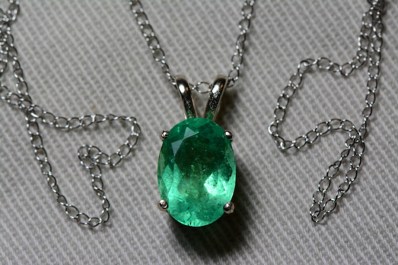 Emerald Necklace, 18K White Gold Colombian Emerald Pendant 1.74 Carat, Certified Emerald, Natural Emerald, 18&quot; Gold Chain, Oval Cut