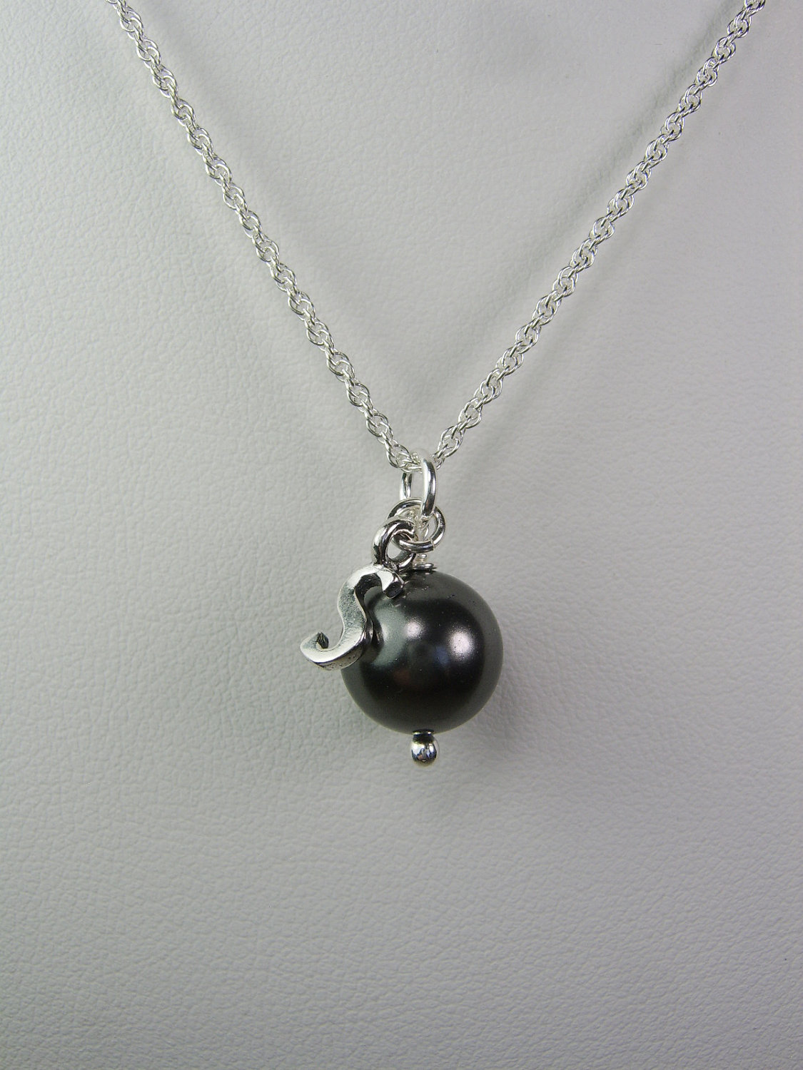 Bridesmaid Jewelry Set of 4 Personalized Bridesmaid Gift Initial Necklace Pearl Bridesmaid Necklace Earrings Set Grey Wedding Jewelry Set