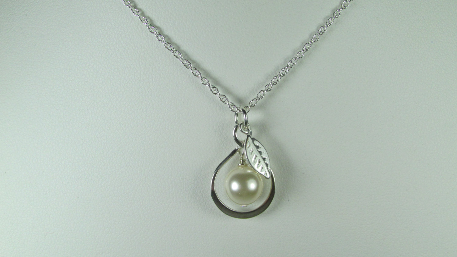 Bridesmaid Necklace Set of 3 Leaf Initial Necklace Pearl Infinity Necklace Bridesmaid Gift Bridesmaid Jewelry - Fall Wedding Jewelry Gifts