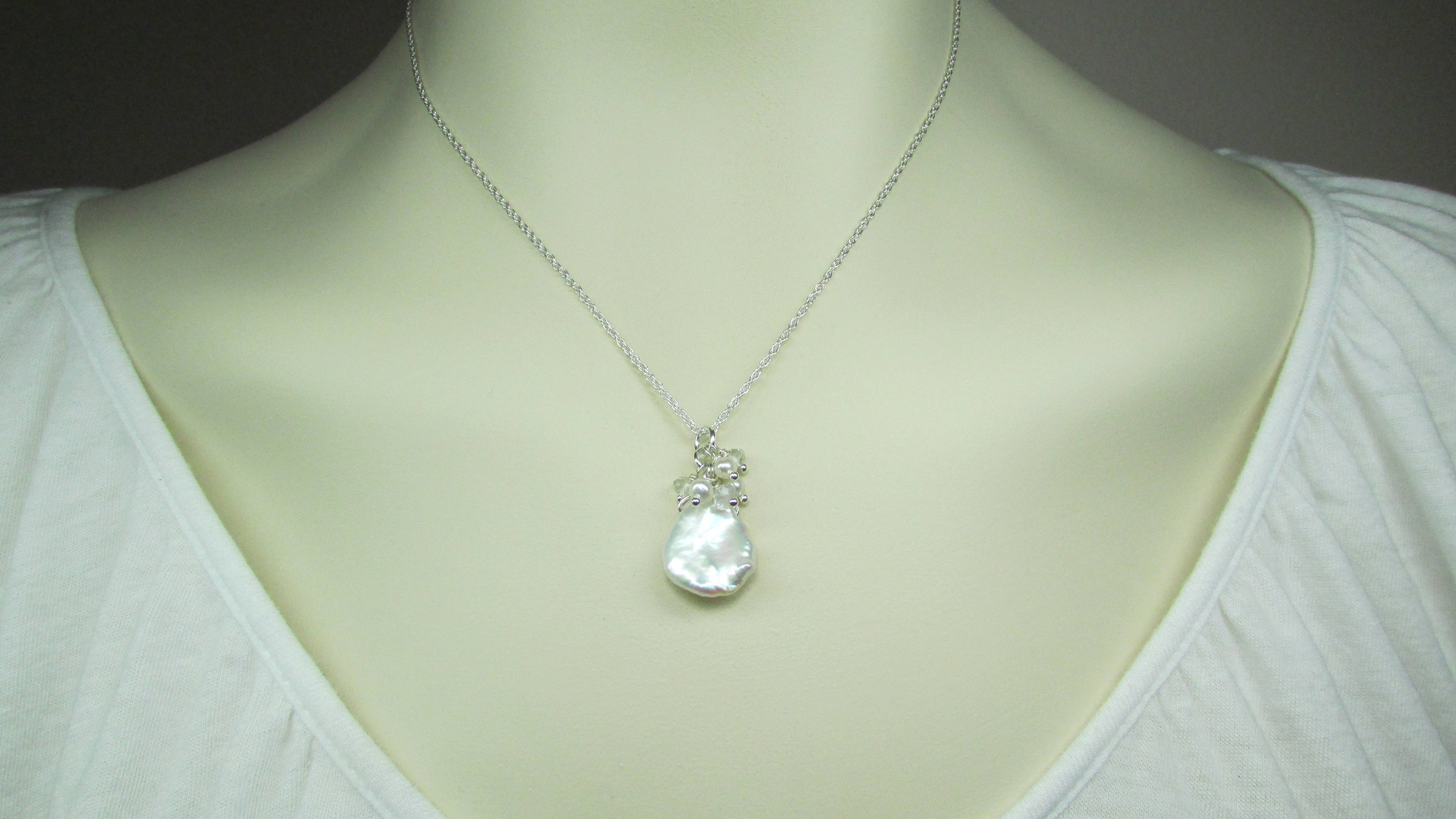Pearl Bridal Necklace Keshi Pearl Necklace Keshi Petal Pearl Cluster Necklace Beach Wedding Necklace Bridesmaid Jewelry Bridesmaid Gift