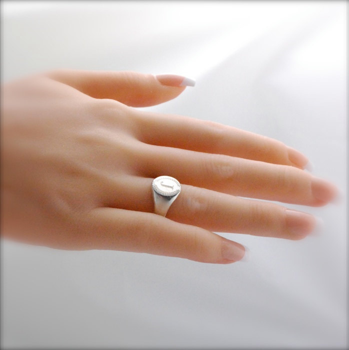 Solid 14k gold Signet ring US Sz 5 6 7 8 9 - Personalized Monogrammed Engraved signature ring - Classic Women's or Unisex signet ring