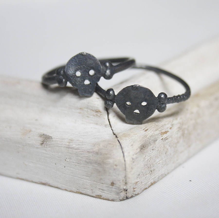 Skull Ring - All Birthstone&trade;